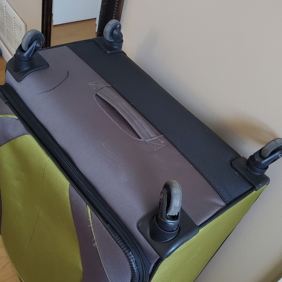 Samsonite Large Softside Spinner - Picture 9 of 9